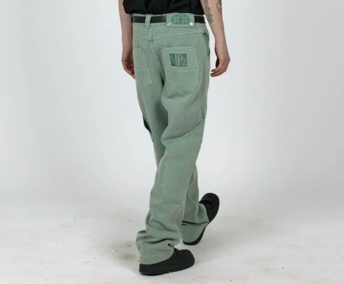 プラスチック プロダクト エメラルド MPa CALF POCKET PANTS (EM