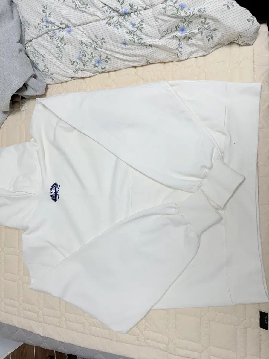 BORN TO WIN WHO フードTシャツ 白 3サイズ