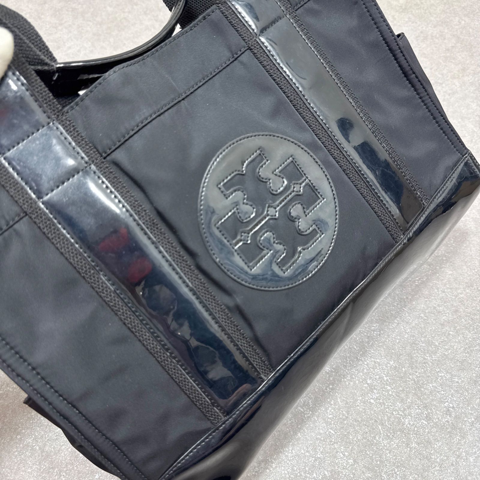 TORY BURCH トリーバーチ ナイロン × エナメル トートバッグ 