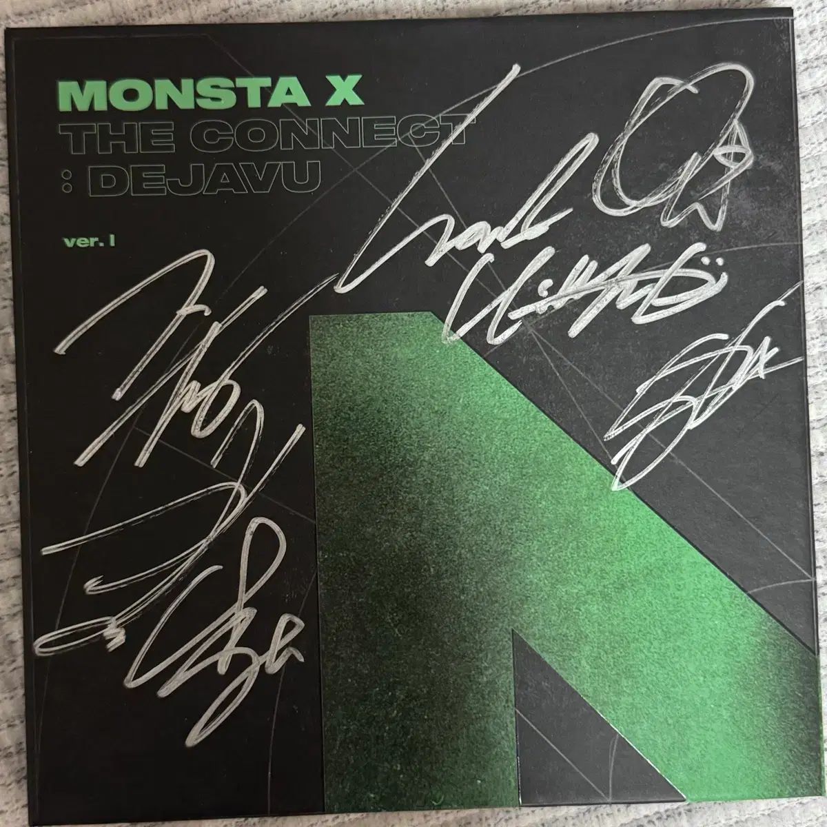 MONSTA X (モンスタエックス・モネク) ザ・コネクト Deja Vu サイン入り アルバム 非売品
