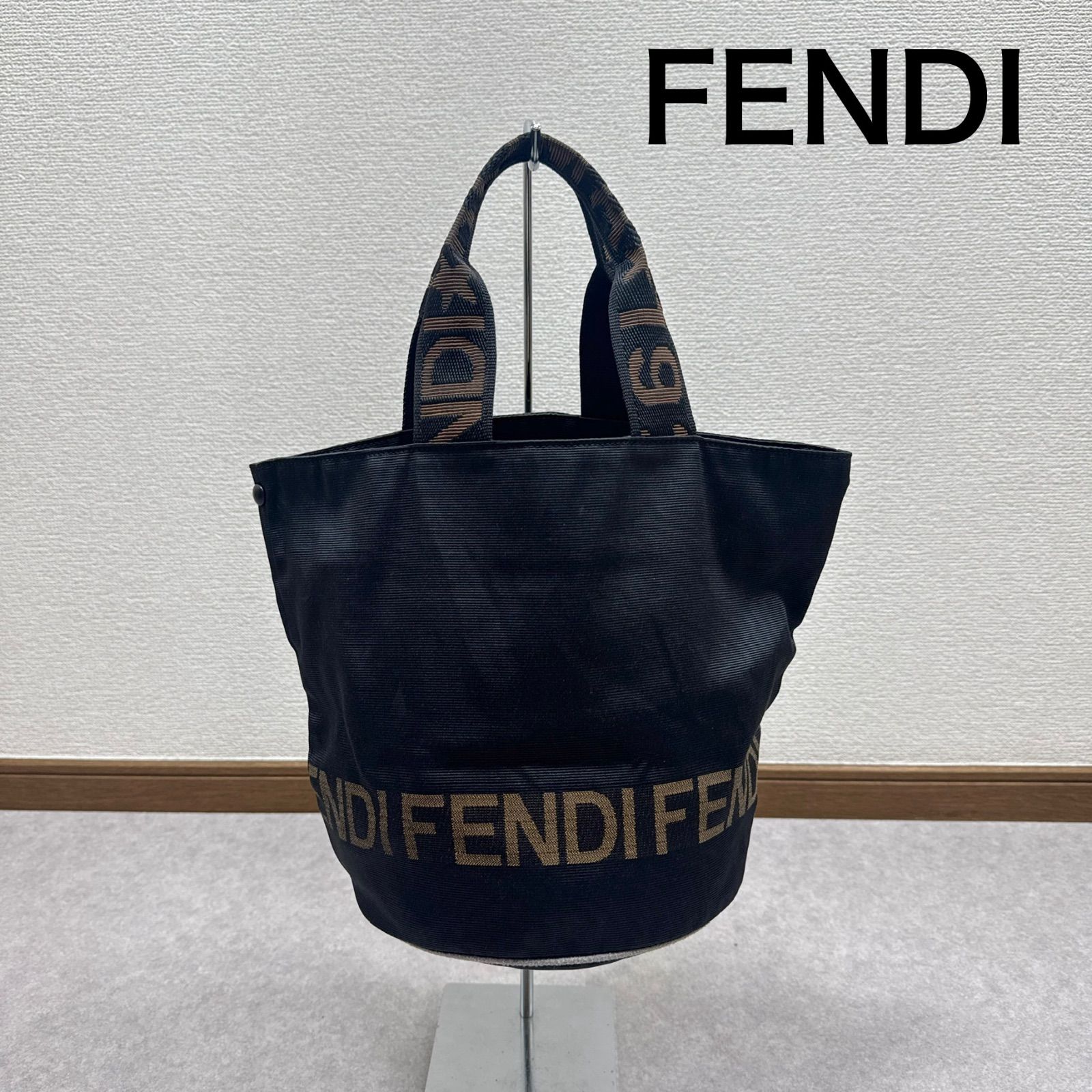 FENDI フェンディ ハンドバッグ トートバッグ ロゴ入り - メルカリ