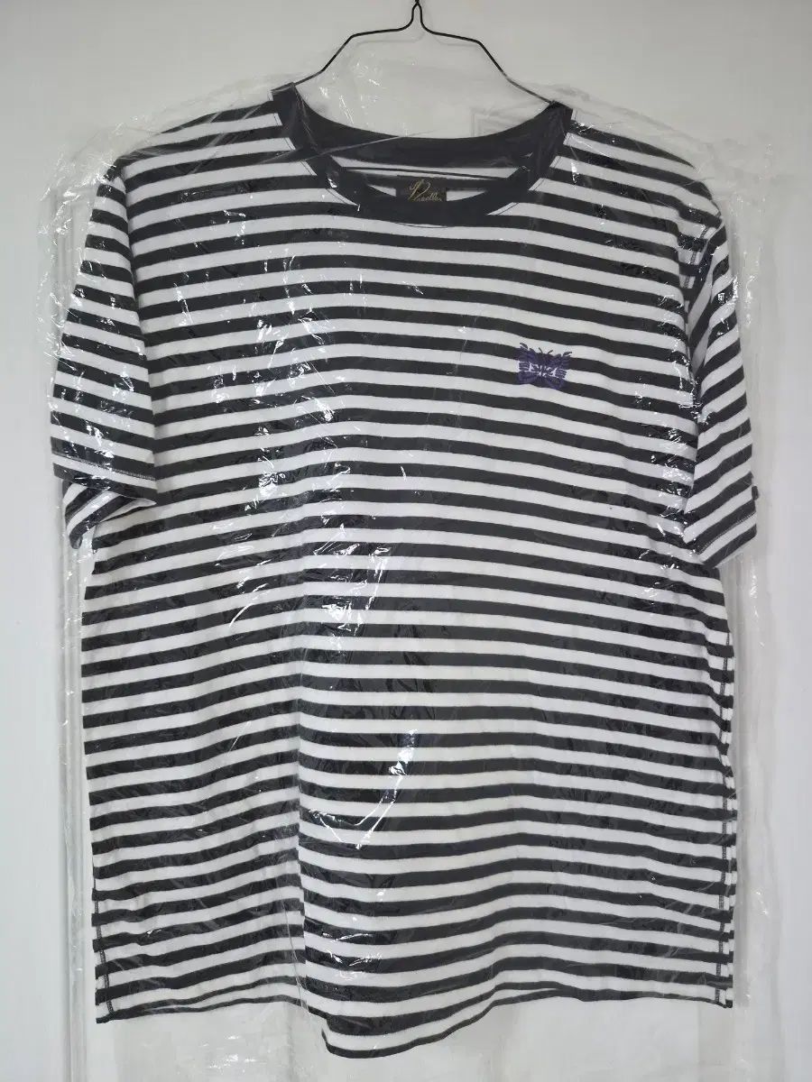 ニードルズ(Needles) ストライプ 蝶 刺繍 半袖 Tシャツ