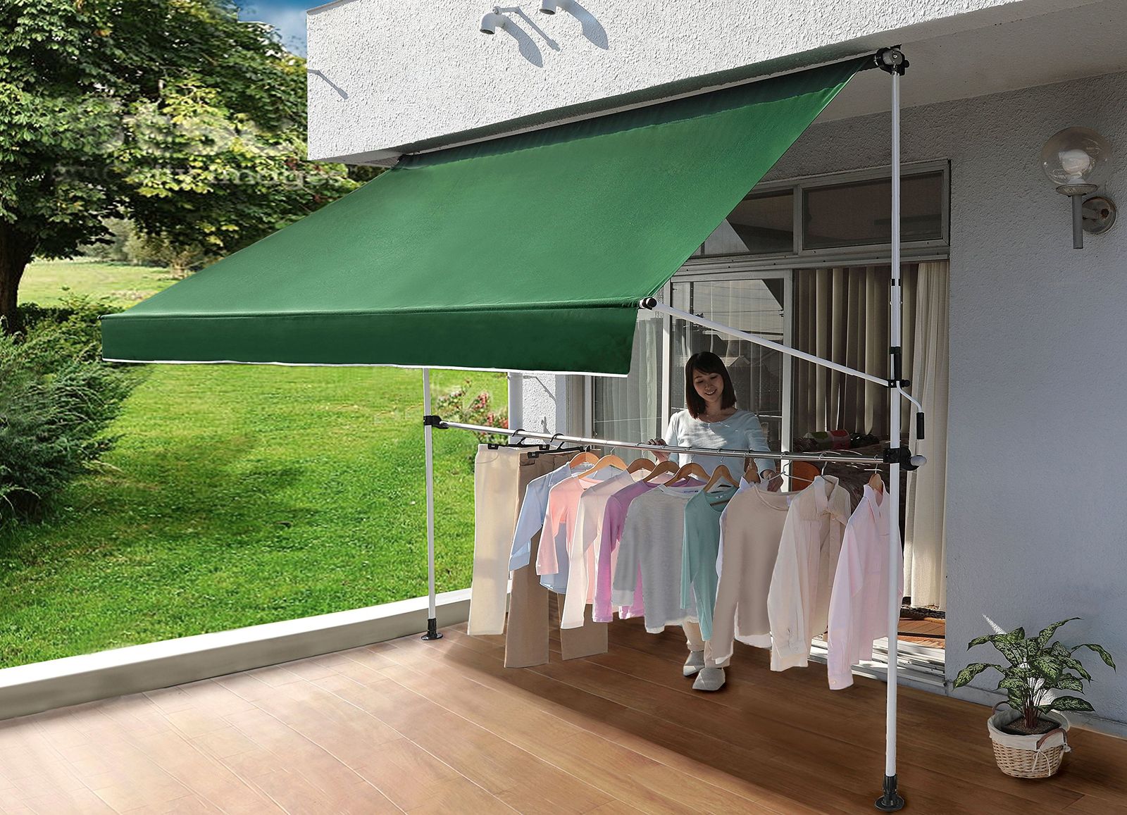 新品 リビングアウト(Living Out) 物干し竿付きオーニング グリーン 幅303×奥行22~145×高さ200~300cm 幅3m 日よけ アーム伸縮タイプ つっぱり式 目隠し UVカット 冷房効率アップ タープ角度調整可能 シェード アジャスター付