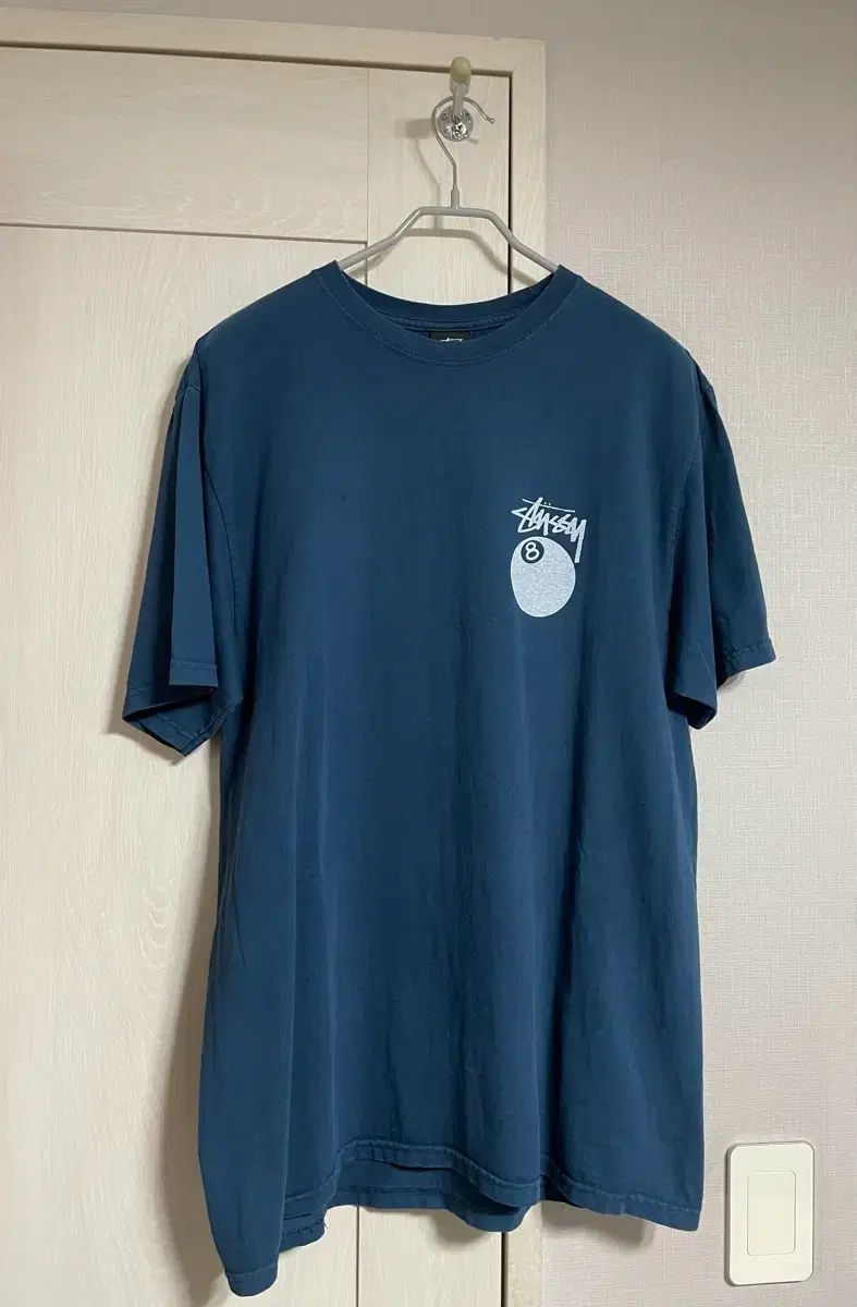 M ステューシー 8ボール ピグメント ダイド ネイビー Tシャツ