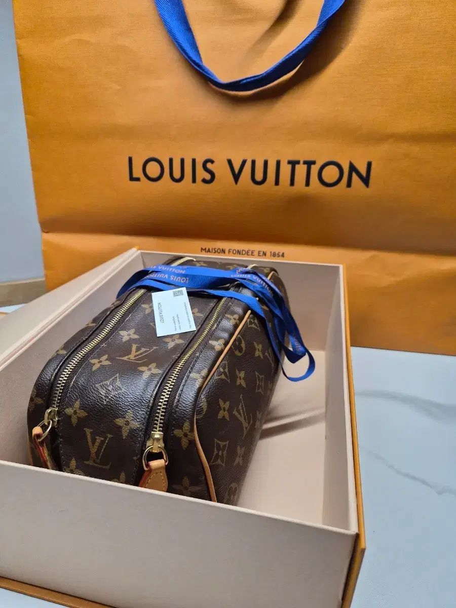 Louis Vuitton ルイヴィトン モノグラム ドゥーキット トワレ ポーチ