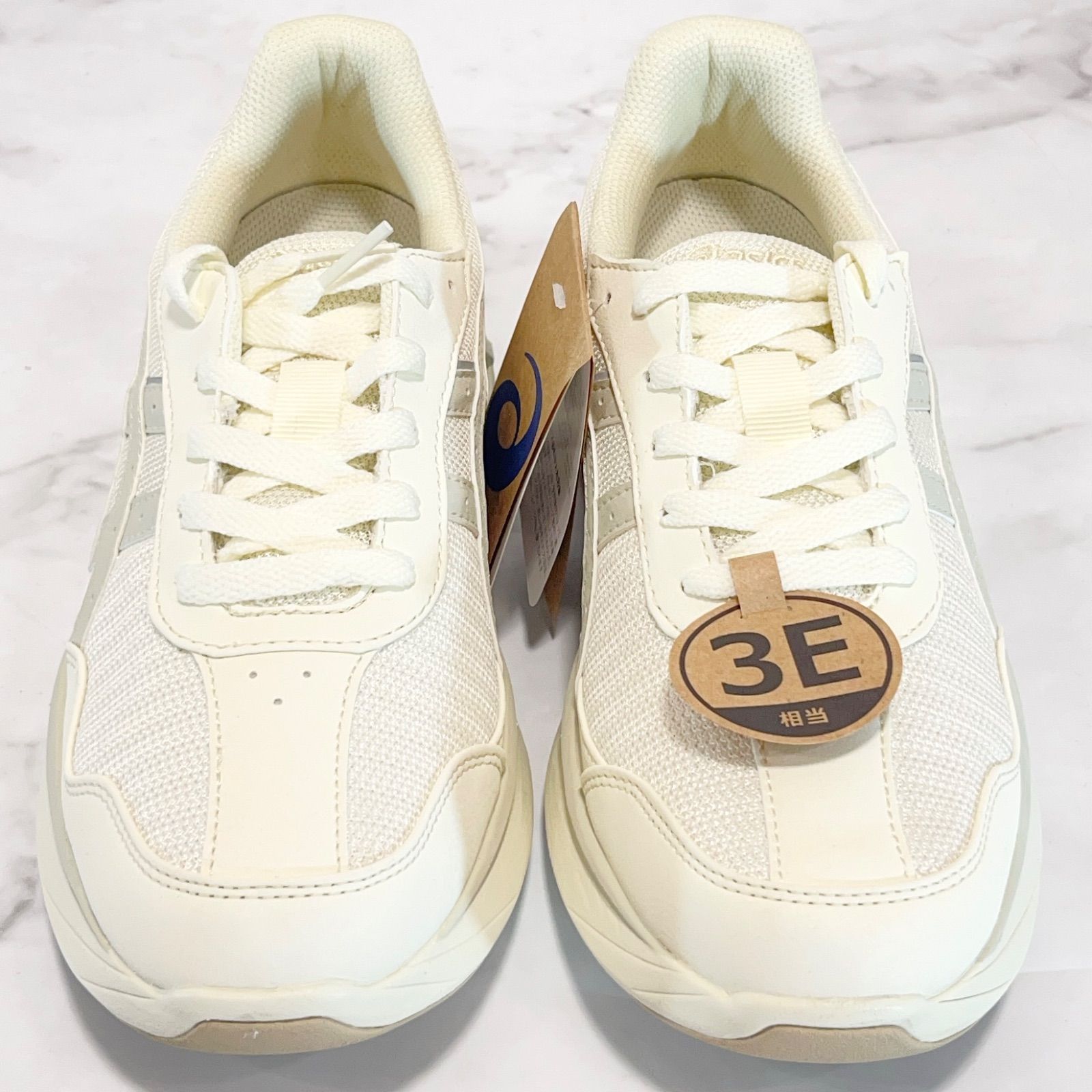 未使用品　asics アシックス　KNEESUP W019 ニーズアップ　ヘルスサポートシューズ　スニーカー　オフホワイト/ベージュ　1242A019　24.0cm