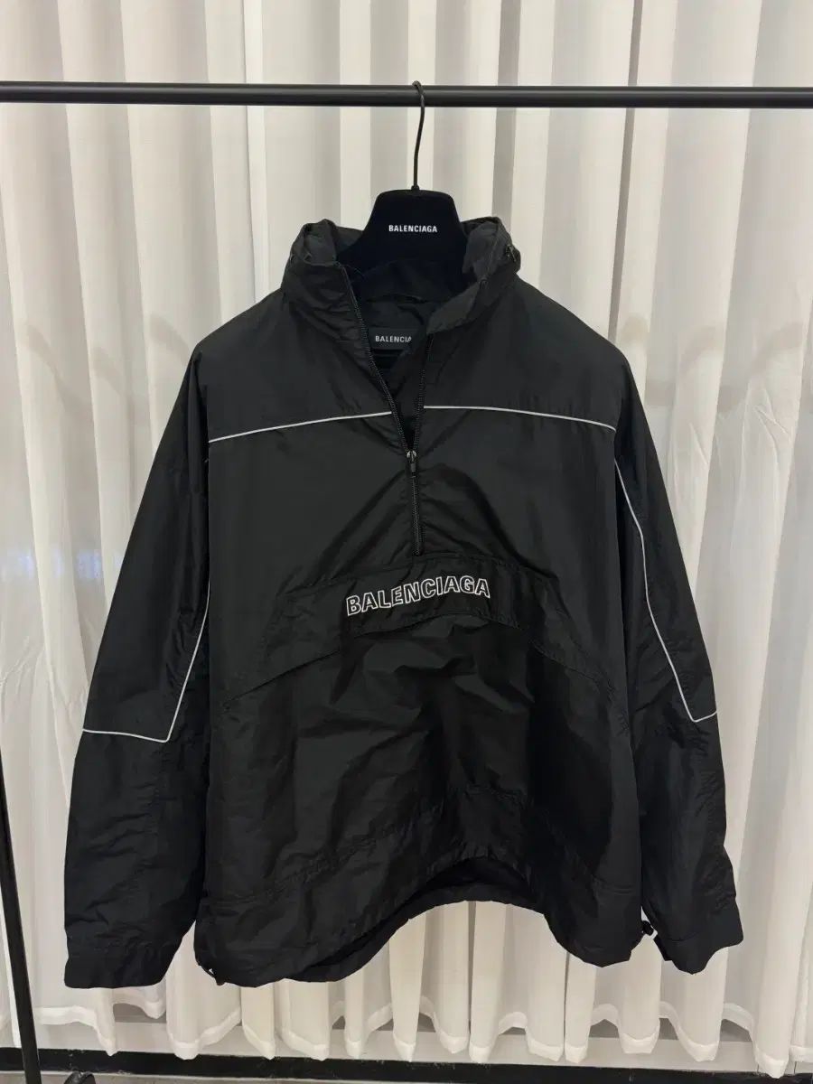 (46) BARENCIAGA（バレンシアガ）刺繍ウィンドブレーカー Anorak（アノラック）