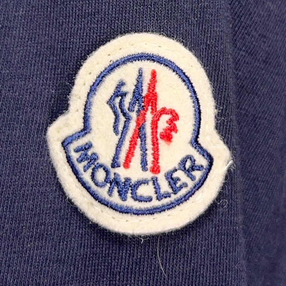 MONCLER モンクレール MAGLIA T-SHIRT M/LUNGA 長袖Tシャツ ロンT ロングスリーブ カットソー 刺繍ロゴ ワッペンロゴ プリントロゴ コットン 綿 ネイビー Lサイズ MONCLER モンクレール MAGLIA T-SHIRT M/LUNGA 長袖Tシャツ ロンT ロングスリーブ カットソー 刺繍ロゴ ワッペンロゴ プリントロゴ コットン 綿 ネイビー Lサイズ