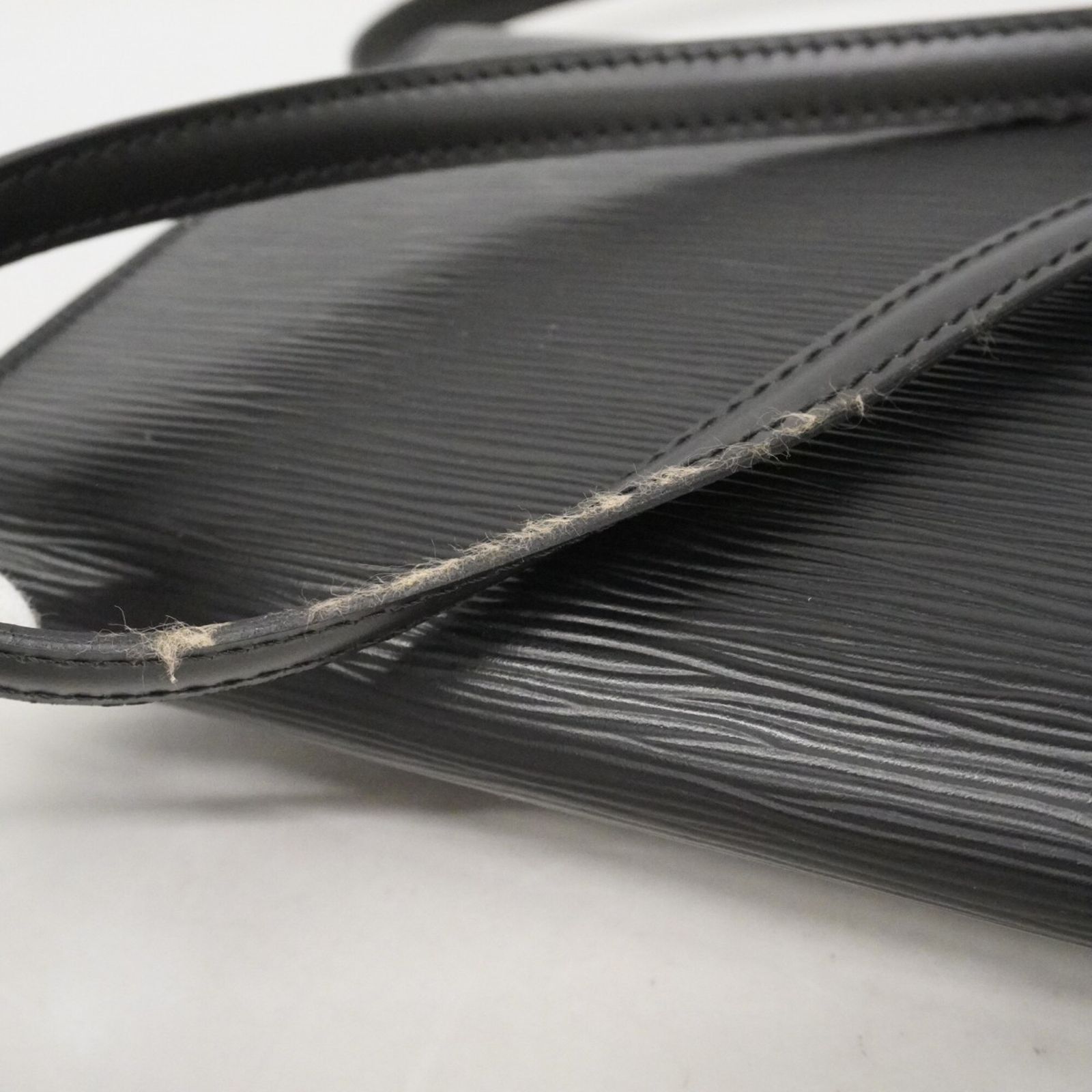 ルイ・ヴィトン(Louis Vuitton) ルイ・ヴィトン ショルダーバッグ エピ