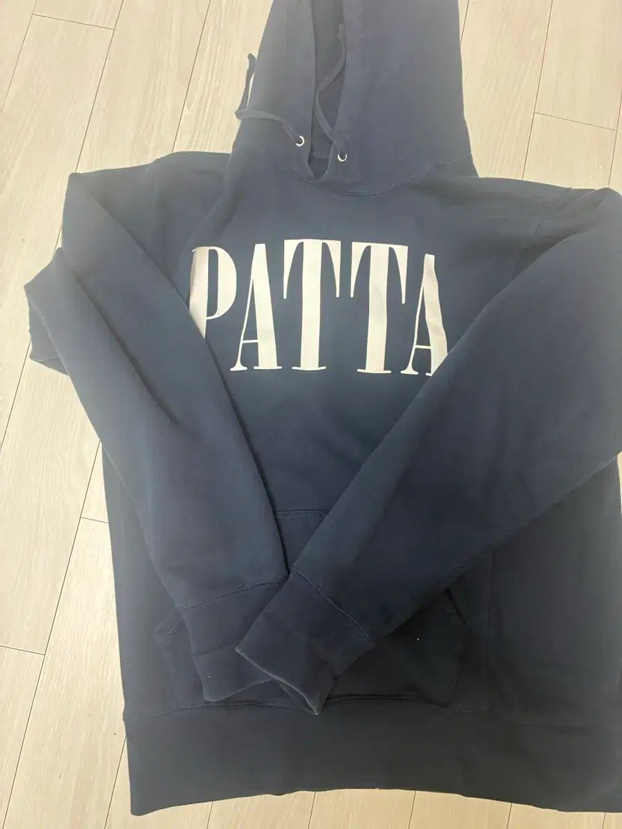 パッタ PATTA ネイビー フードTシャツ