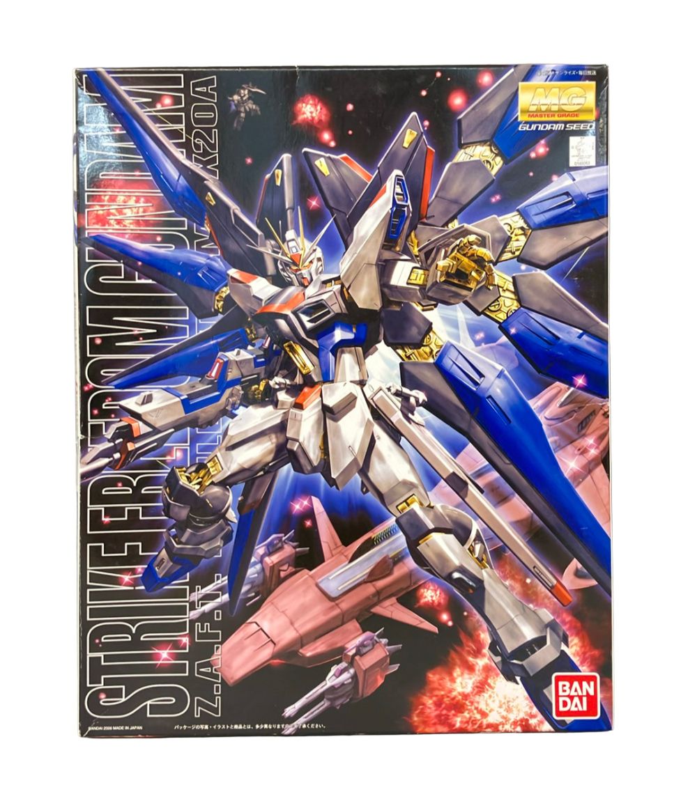 バンダイ MG 1/100 ザフト製新型モビルスーツ ZGMF-X20A ストライク