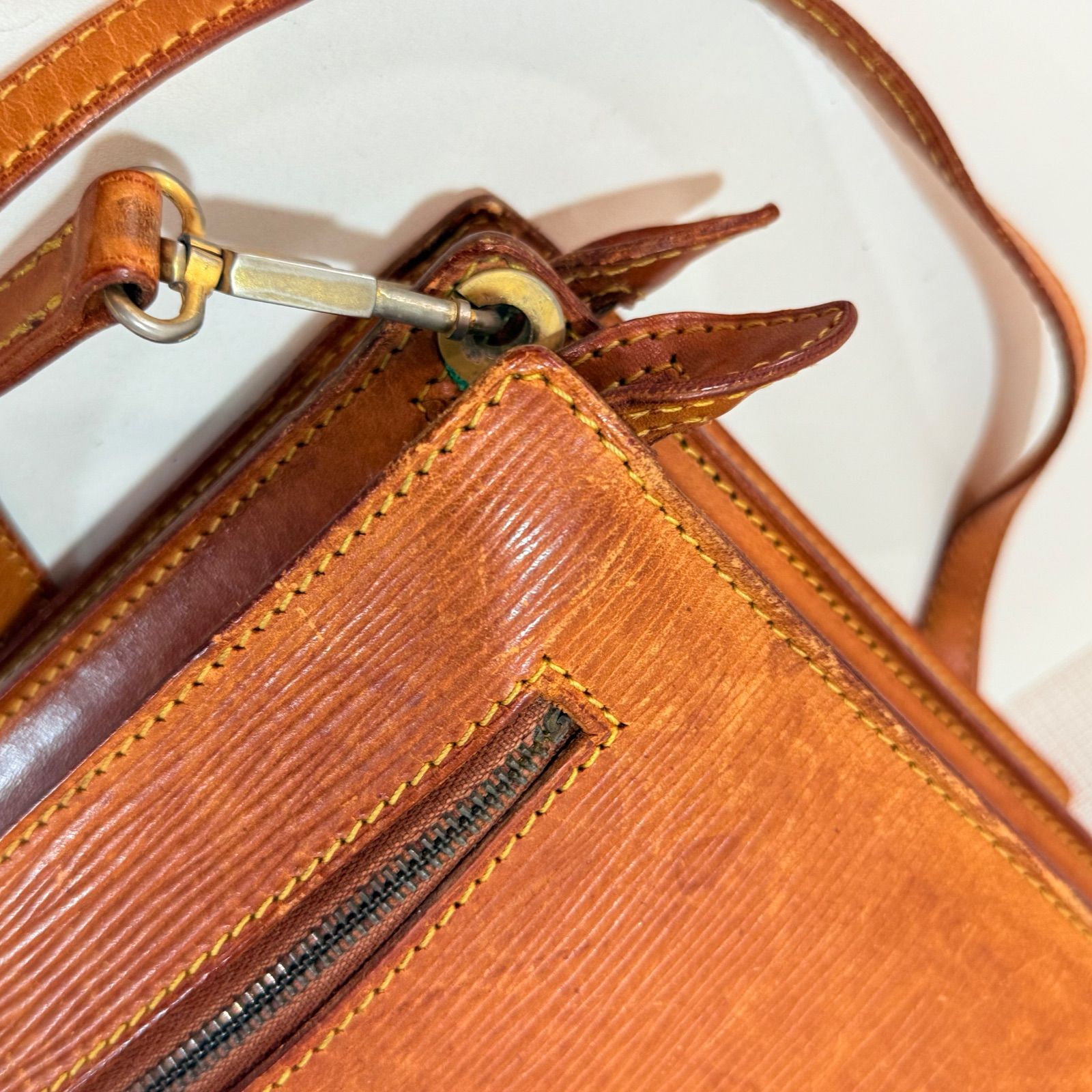 LOUIS VUITTON ルイヴィトン エピ アンギャン ショルダーバック美品 