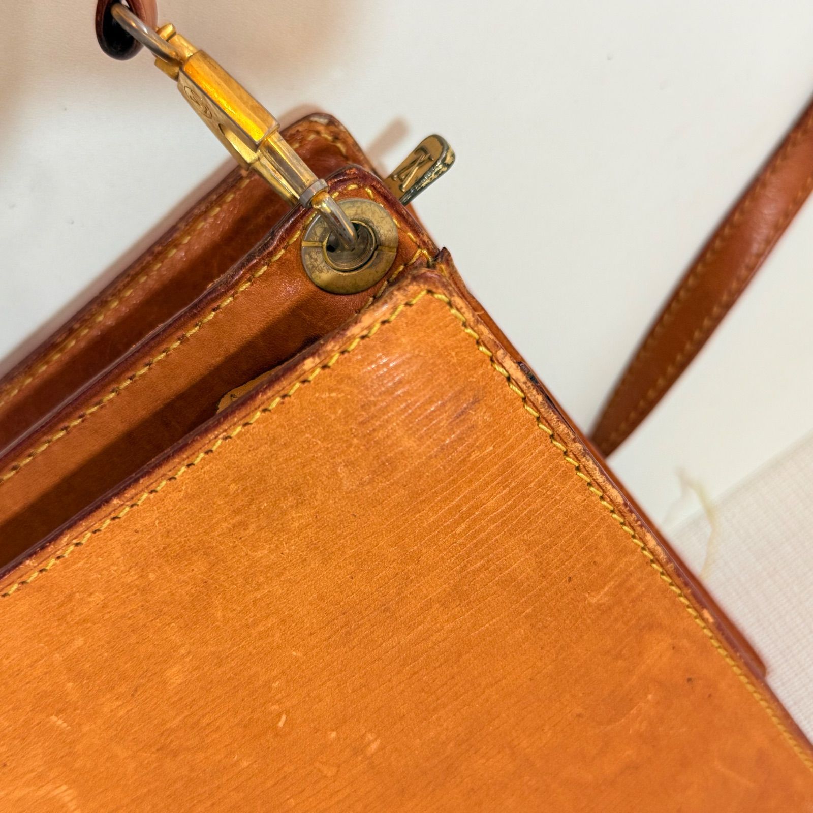 LOUIS VUITTON ルイヴィトン エピ アンギャン ショルダーバック美品 