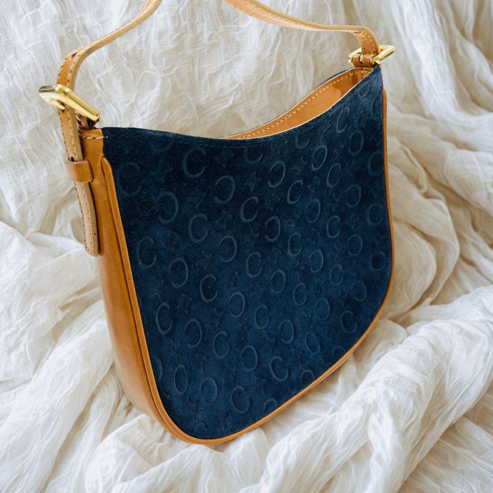 美品】CELINE セリーヌ old Cマカダム スエード レザー ワンショルダー 美品】CELINE セリーヌ old Cマカダム スエード レザー ワンショルダー