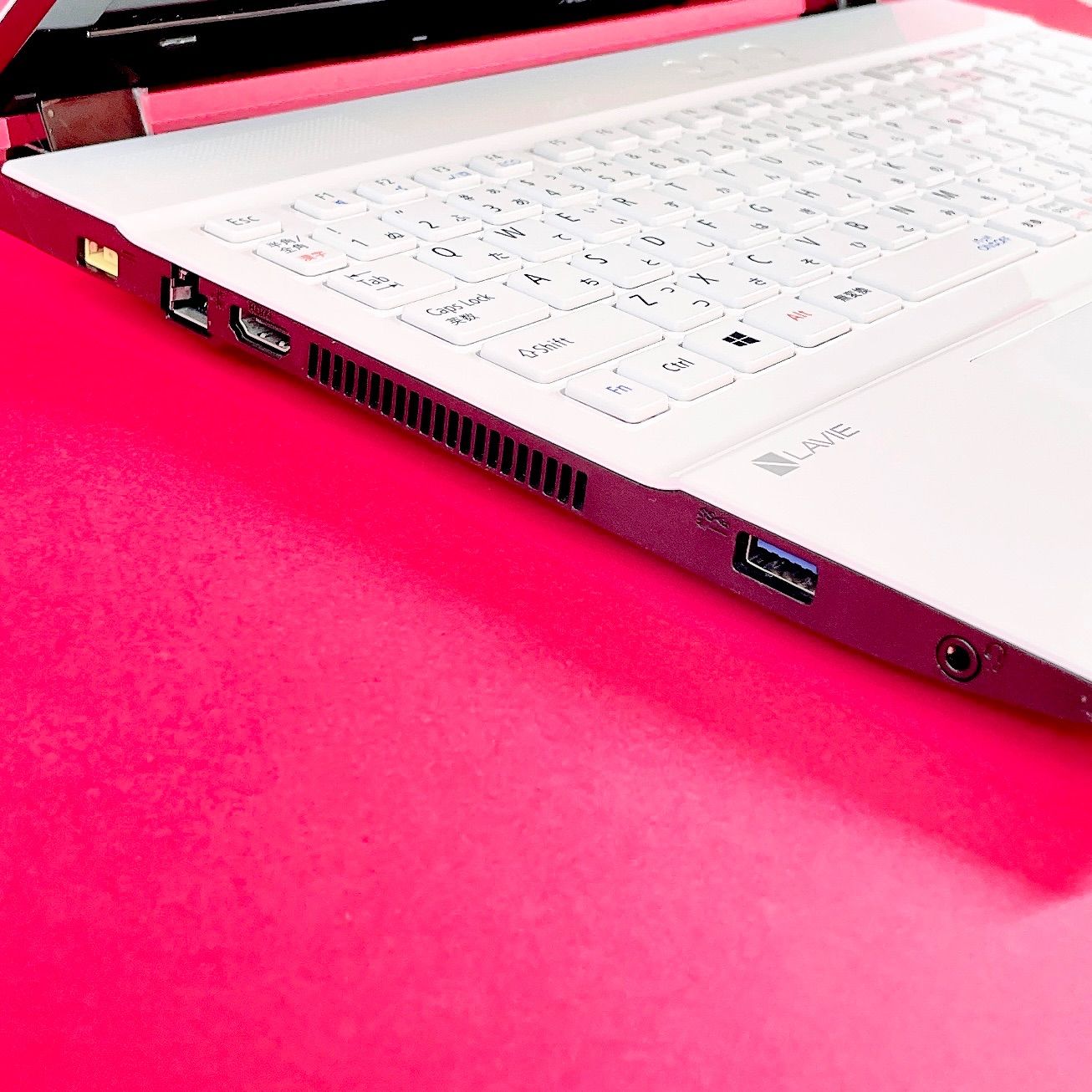 Windows11✨大容量500GB☘️カメラ付すぐ使えるNECノートパソコン白 NEC Core i7 SSD256GB 白ノートPC Windows11 - メルカリ