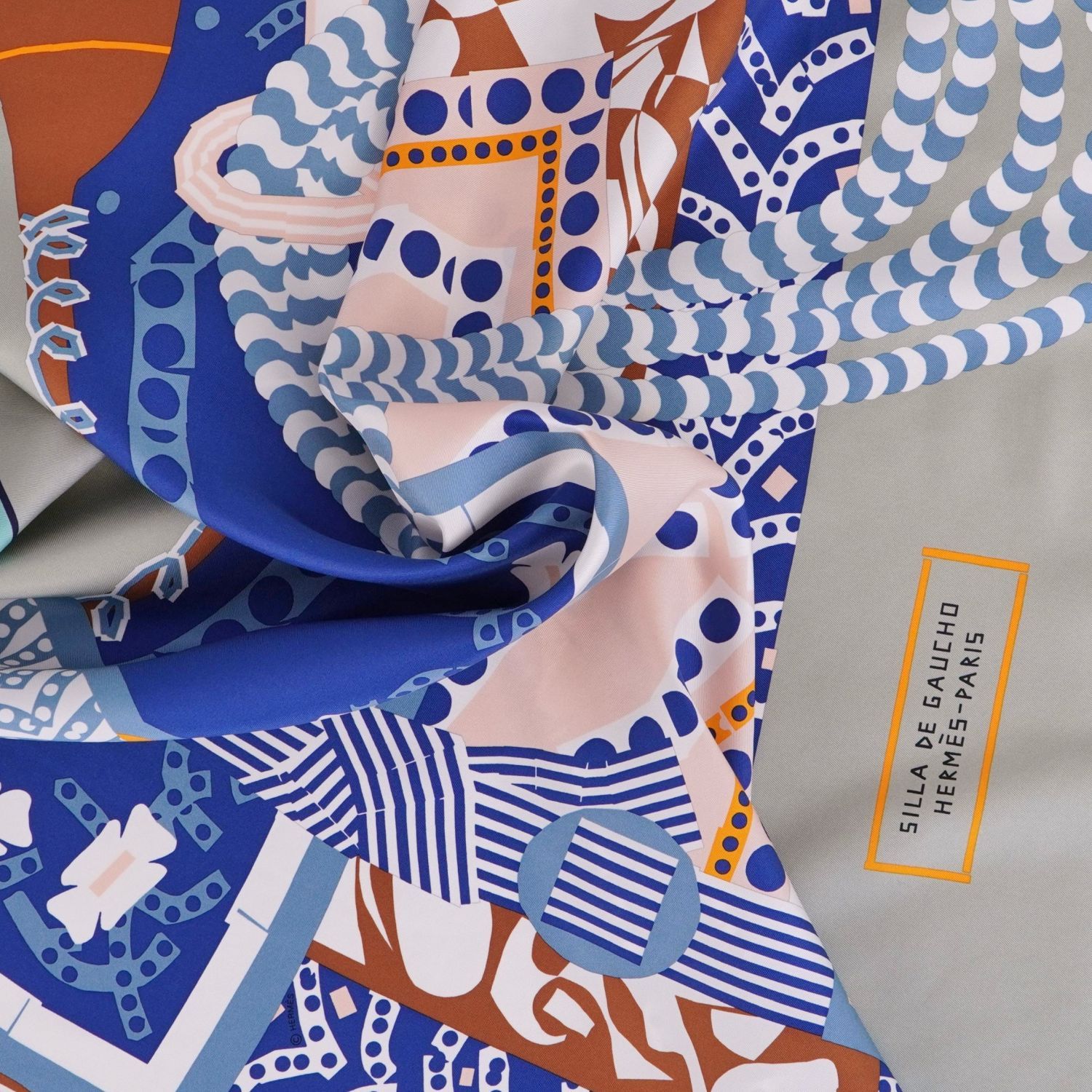 新品未使用タグ付き 極美品HERMES カレ90 王宮の扉 極美品 エルメス HERMES スカーフ カレ90 ガウチョの鞍 Silla d - メルカリ