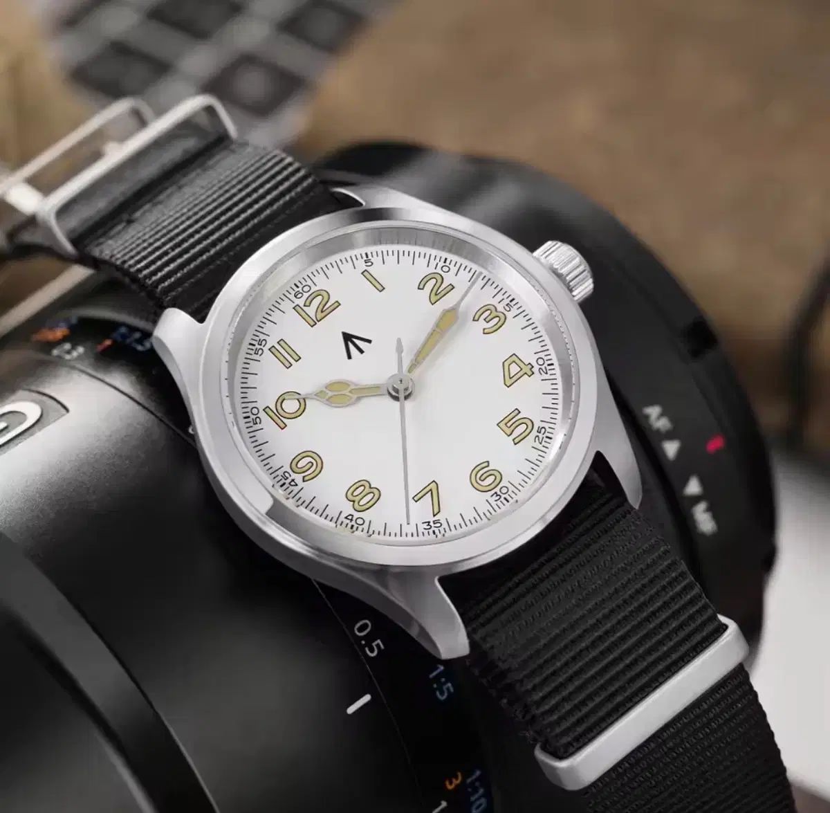 ミリタドー マーフィー 白 38mm