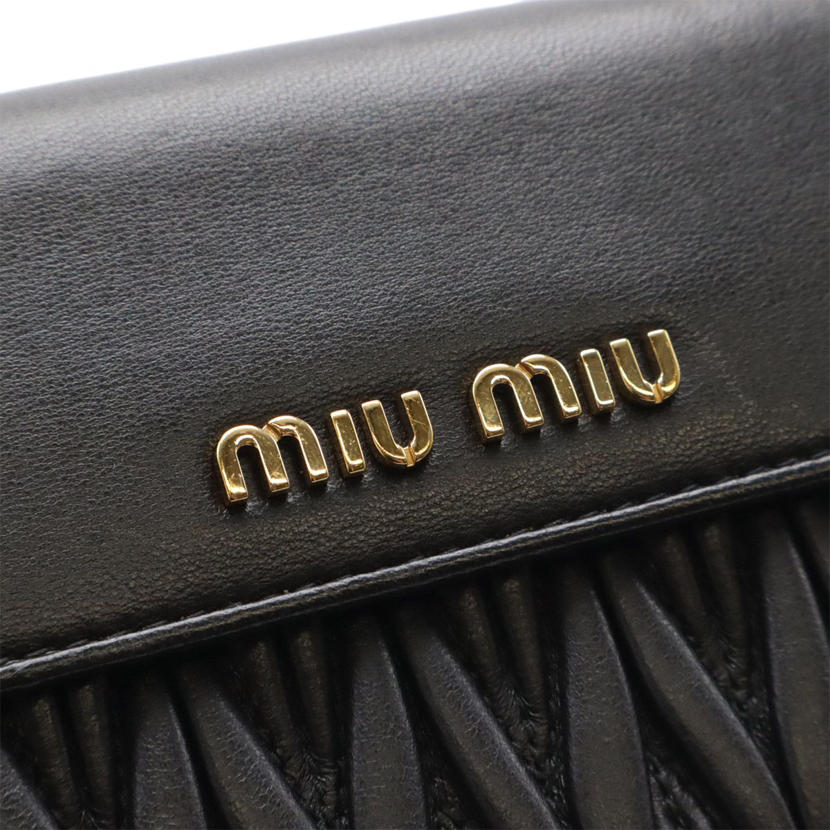 Miu Miu ミュウ ミュウ ミュウミュウ マテラッセ チェーンウォレット 