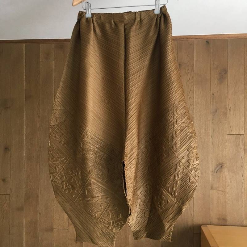 美品 PLEATS PLEASEプリーツプリーズ PP21-JF612 エンボス加工 型押し