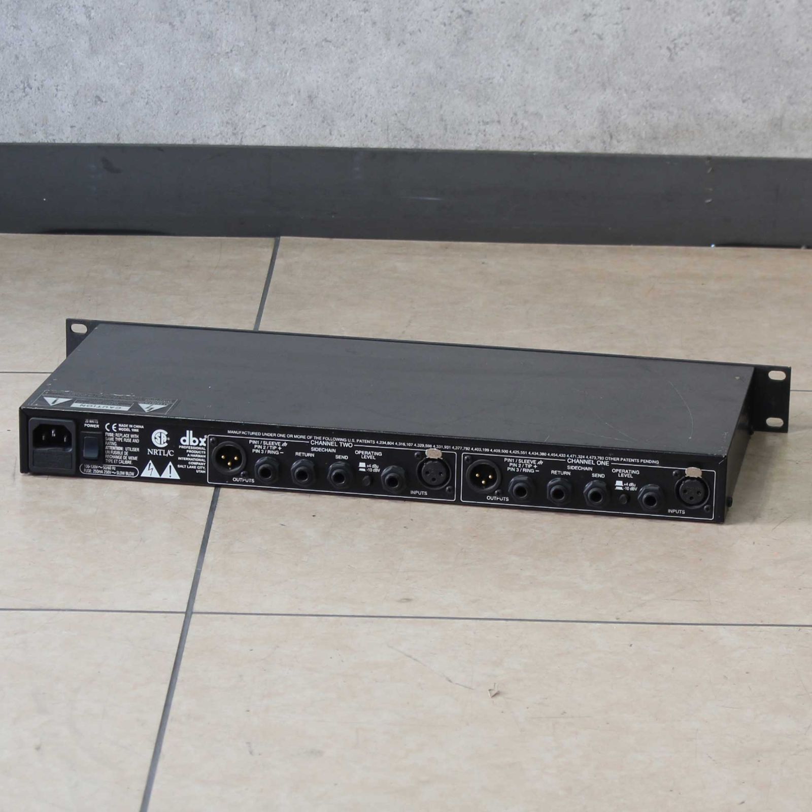 中古 dbx 1066 compressor/Limiter/Gate 2chのコンプレッサー