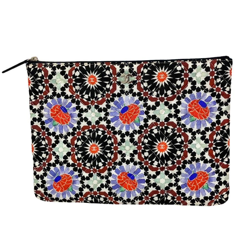 美品 CHANEL シャネル 2014クリスマス限定 カレイドスコーププリント キルティング クラッチバッグ マルチカラー レディース 古着 中古 USED