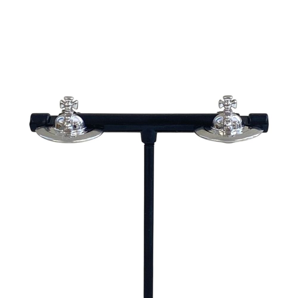 美品 Vivienne Westwood ヴィヴィアンウエストウッド オーブモチーフ スタッドピアス シルバーカラー レディース 古着 中古 USED