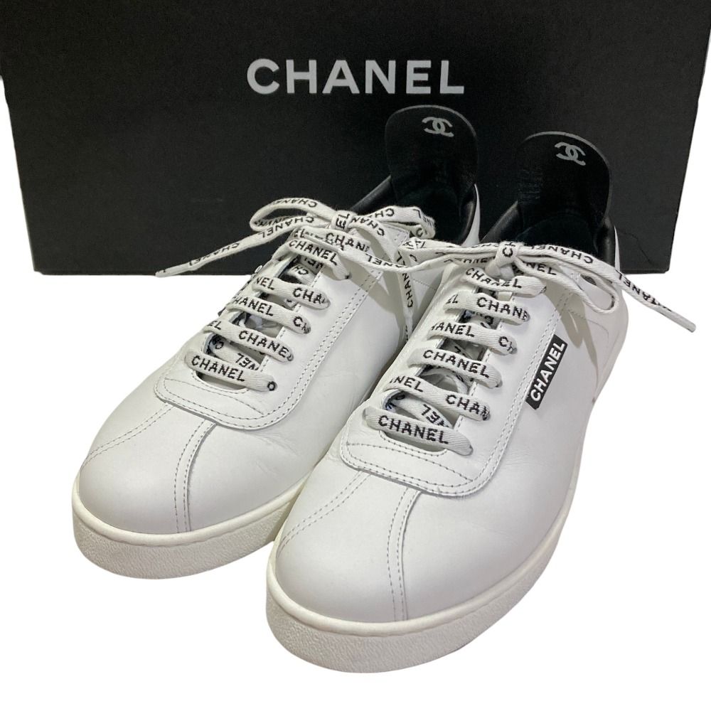 美品 CHANEL シャネル ロゴ レザー スニーカー G34145 SIZE42 27cm相当 ホワイト メンズ 古着 中古 USED