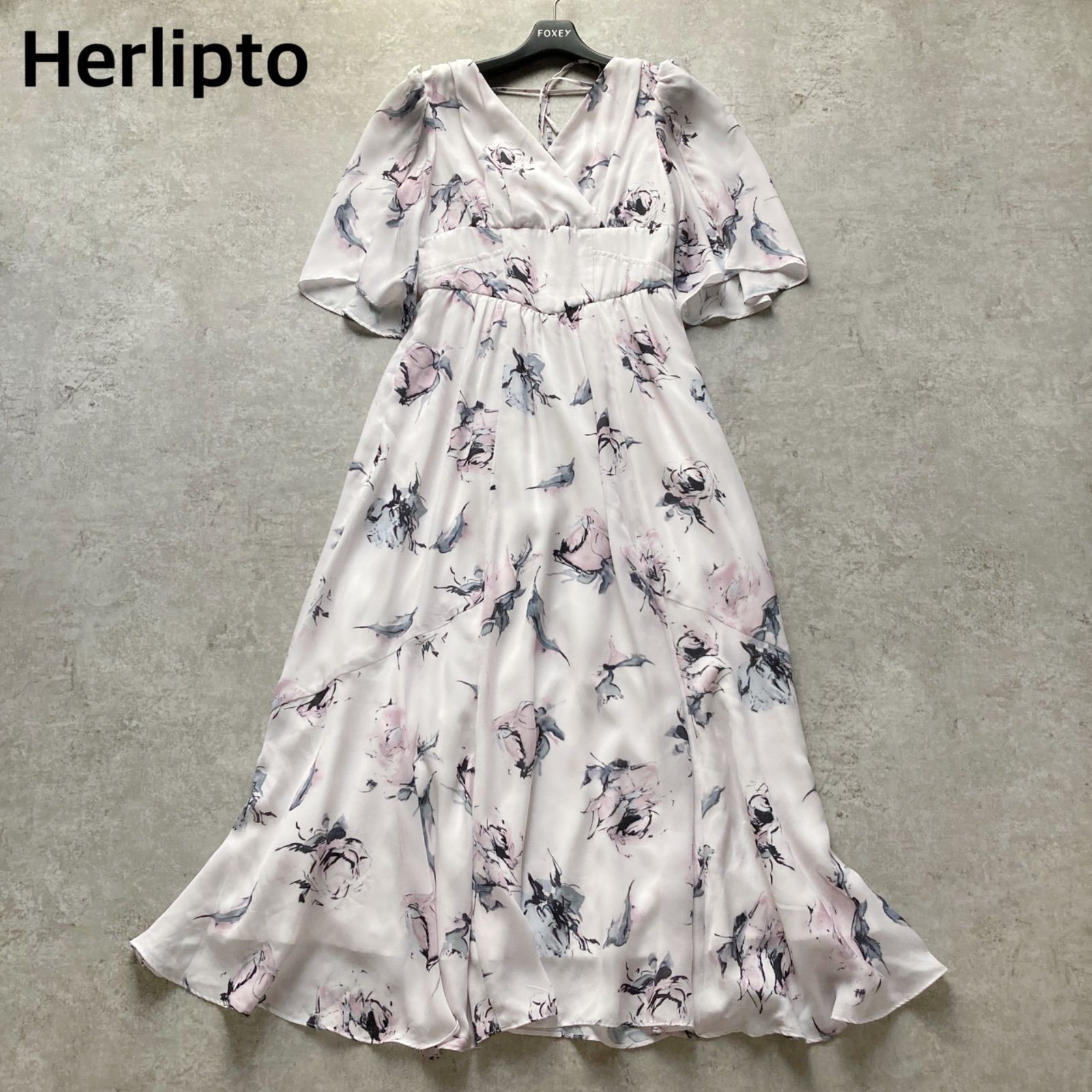 ハーリップトゥ Her lip to ローズブーケドレス Rose bouquet dress ワンピース ロング マキシ Vネック フレア フレアスリーブ バックリボン 白 ホワイト ピンク 花柄 春夏 デート 女子会 リゾート 上品 大人 美品
