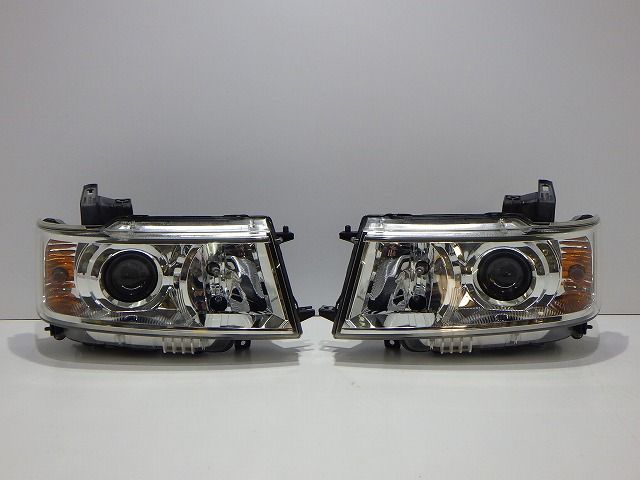 ワゴンR スティングレー ヘッドライト左右 HID MH22S 100-59164 35320
