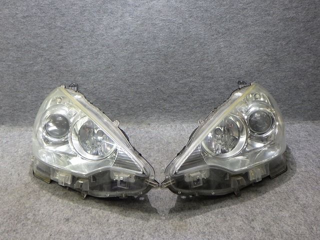 アクア　ヘッドライト　左右　ハロゲン　NHP10　前期　52-244　K　81150-52E60　260520040