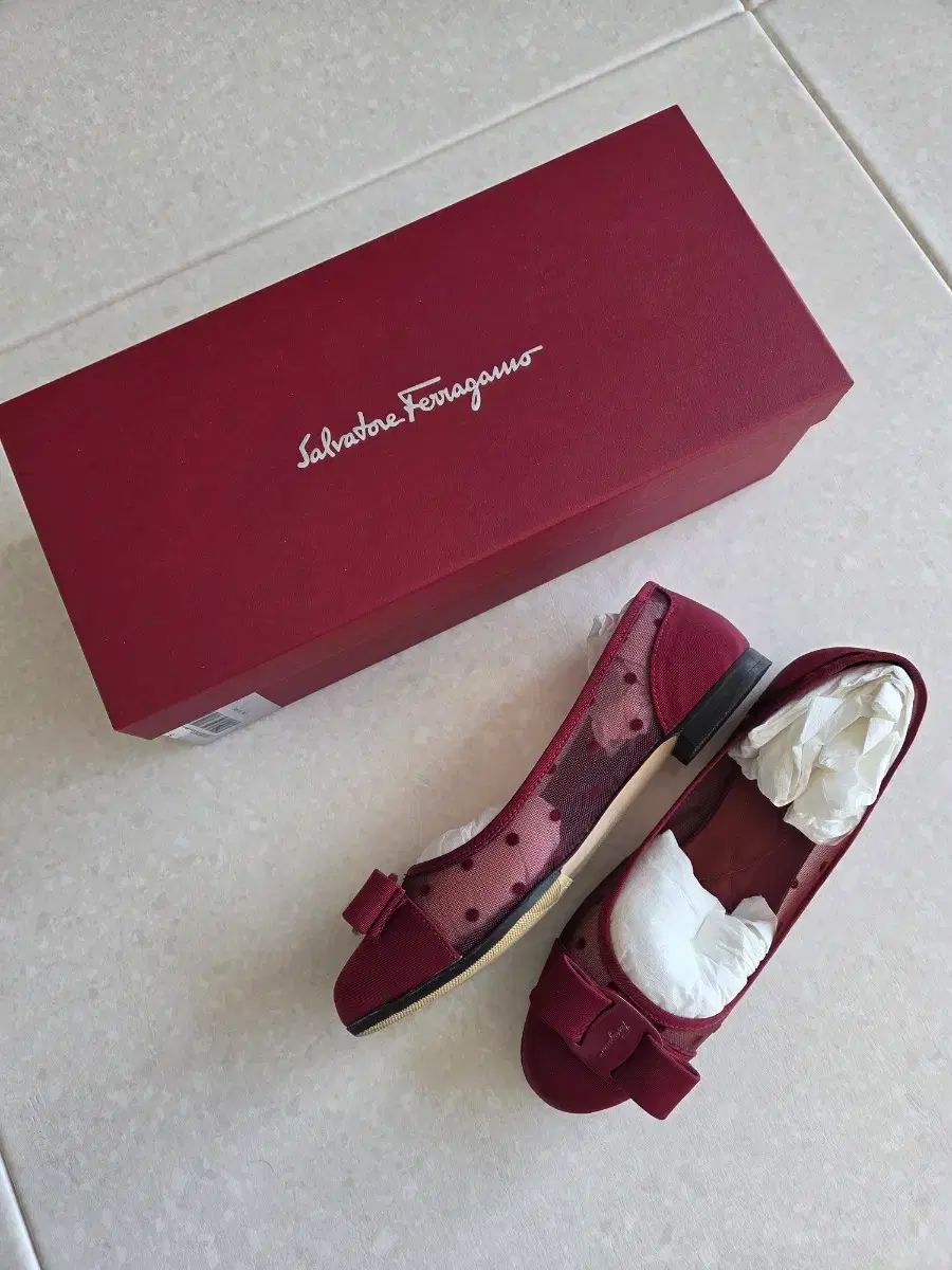 FERRAGAMO フェラガモ ドット フラット