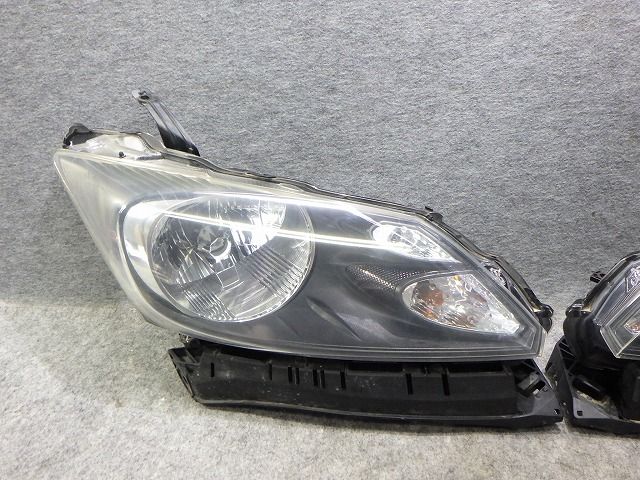 フリード ヘッドライト左右 HID GB3/4 前期 100-22838 N0 33101-SYY