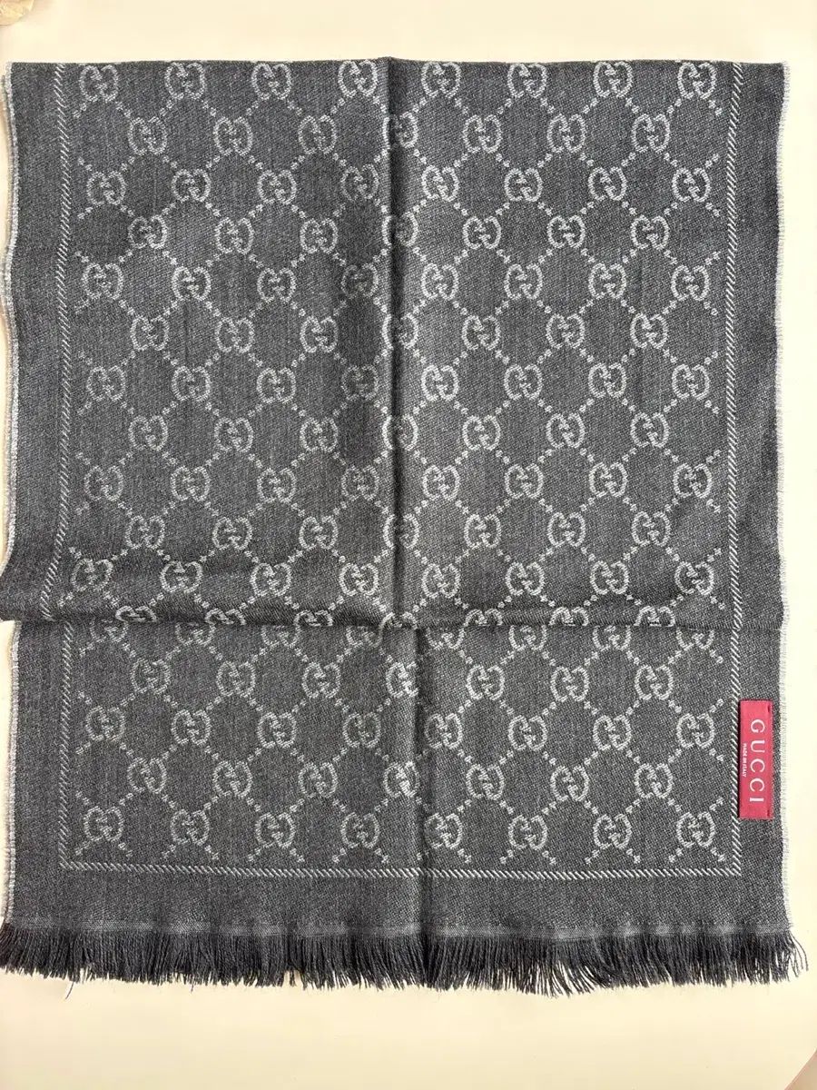 グッチ GUCCI GG ウール マフラー グレー 出品します :) (26 01 02 購入認証) 32,951円
