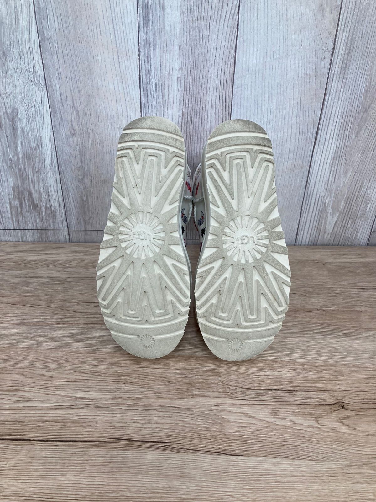 UGG アグ クラシック プラットフォーム ポップ スケッチ Classic