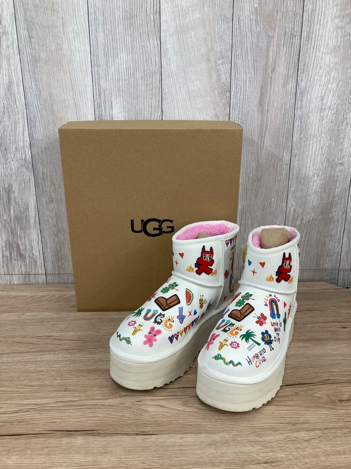 UGG アグ クラシック プラットフォーム ポップ スケッチ Classic