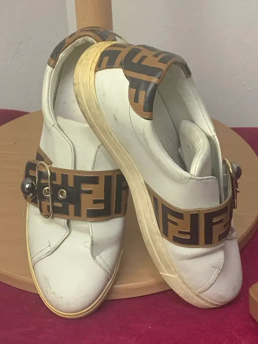 FENDI フェンディ FFロゴ 白 スニーカー 40号 250-255mm