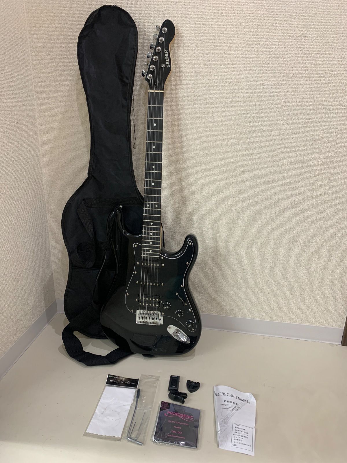 ¥ Selder セルダー エレキギター ブラック 黒 ソフトケース付き【楽器1】【10】