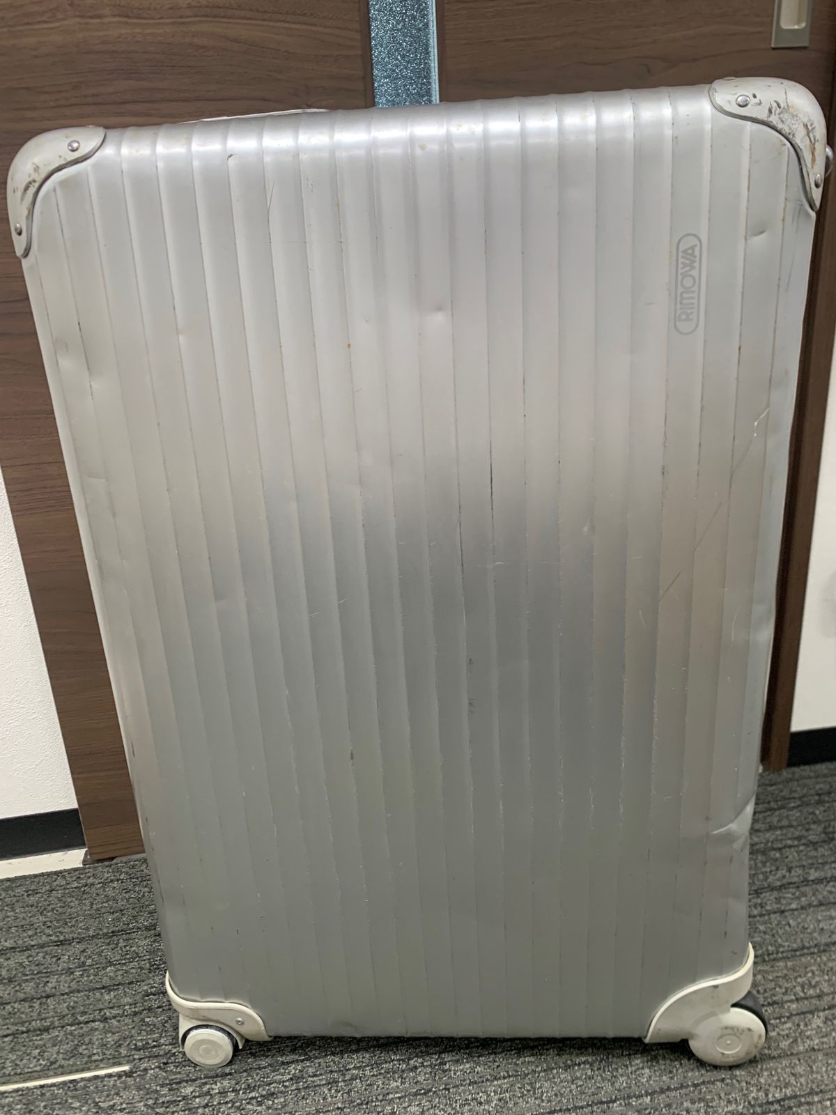 RIMOWA アルミニウムキャリーケース 中型　ジャンク ジャンク☆ RIMOWA リモワ アルミスーツケース キャリーケース 4輪 鍵