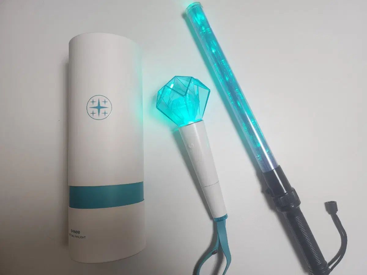 SHINee（シャイニー）公式応援棒 シャイニングスター 警棒 販売