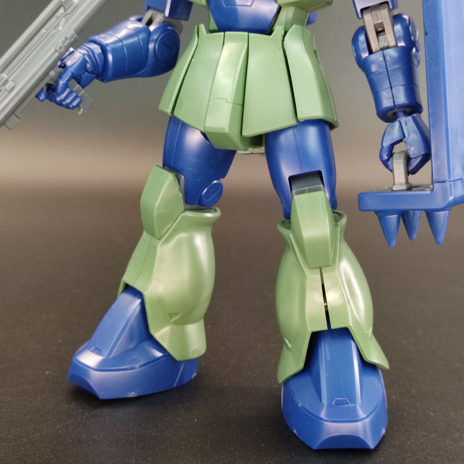 ガンプラ【中古品/汚れ】 HGUC 1/144 ザクI 完成品 組立済みMG HG