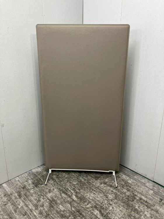 【中古品】オカムラ 自立パーテーション ブラウン