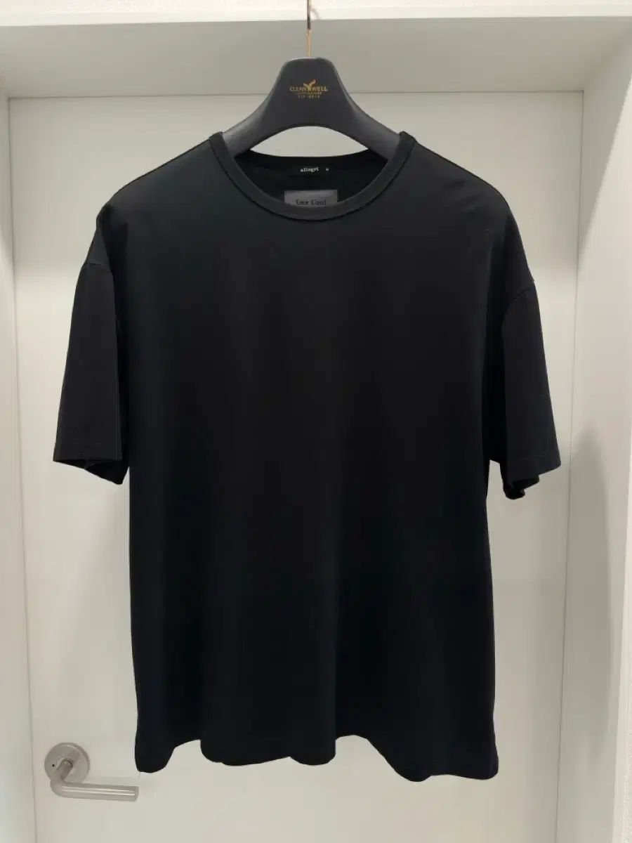 ALLEGRI ブラック LuxCool セミオーバー ラウンド Tシャツ M