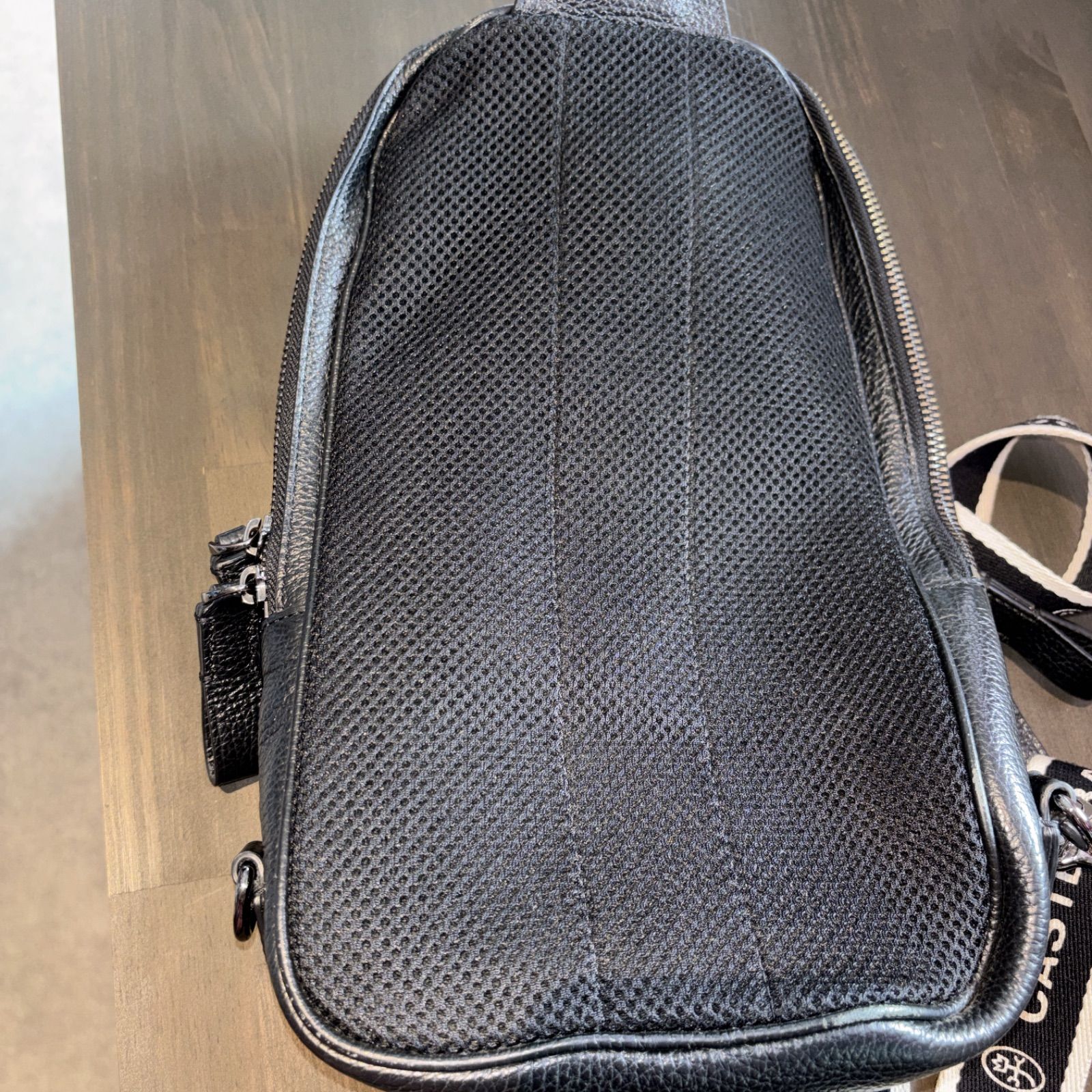 CASTELBAJAC】カステルバジャックブラック ボディバッグ【極美品 