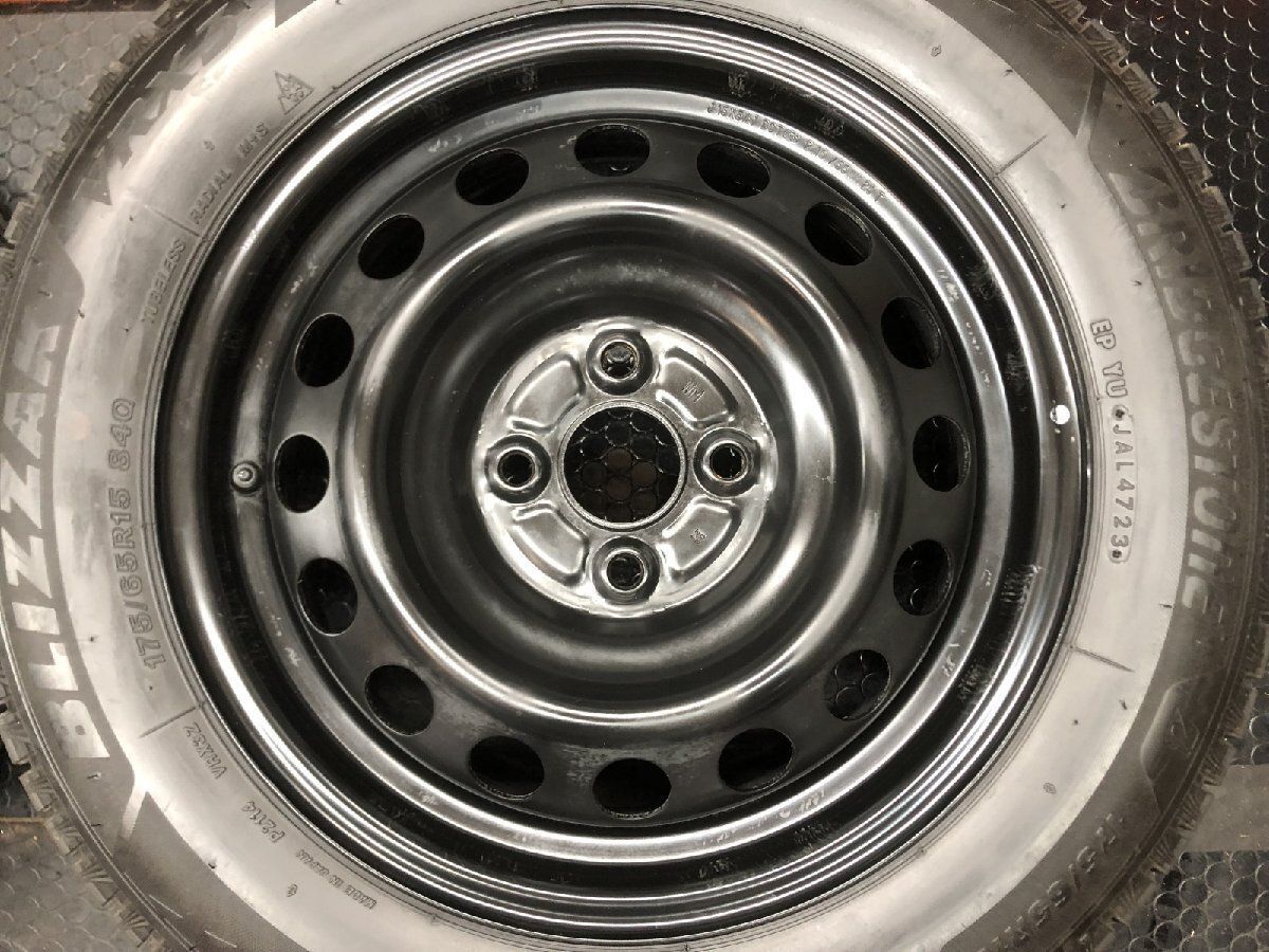 【BS BLIZZAK VRX2 175/65R15】スタッドレス【トヨタ アクア 純正ホイール 15インチ 5J4HPCD100】22年製 バリ溝　(VTN120) BS BLIZZAK VRX3 175/65R15】スタッドレス【TOYOTA 純正ホイール 15