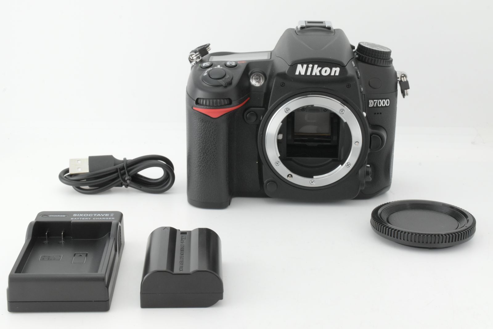 美品】シャッターカウント 565回 Nikon D7000 16.2MP DSLR Camera Body