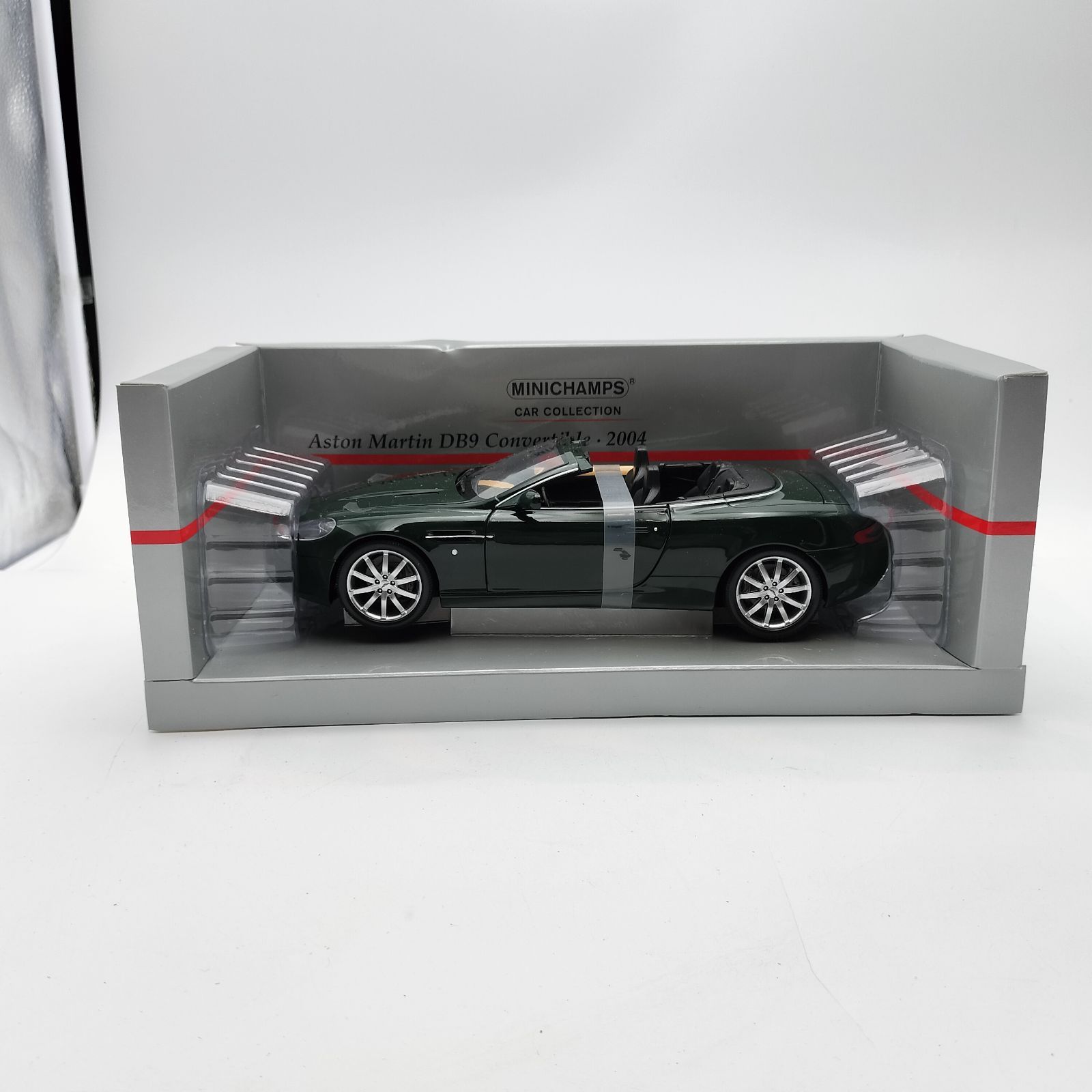 Minichamps】ミニチャンプス 1/18 アストンマーティン DB9