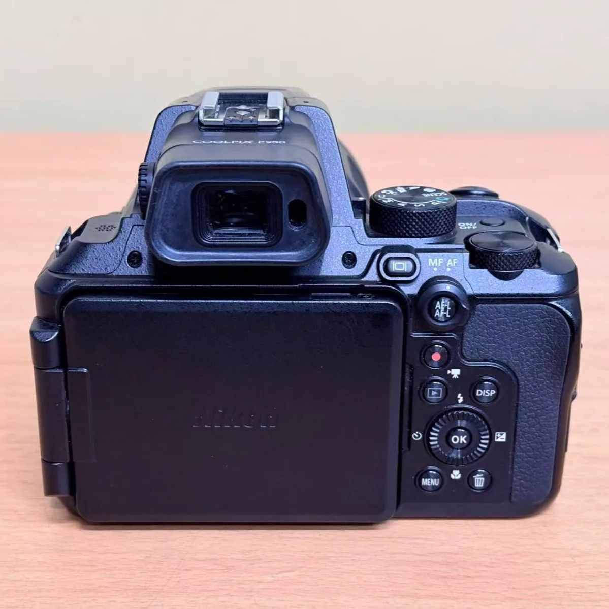 【中古】(ニコン) Nikon COOLPIX990 デジカメ 赤城耕一の「アカギカメラ」 116回：25年前のハイエンド機、ニコン