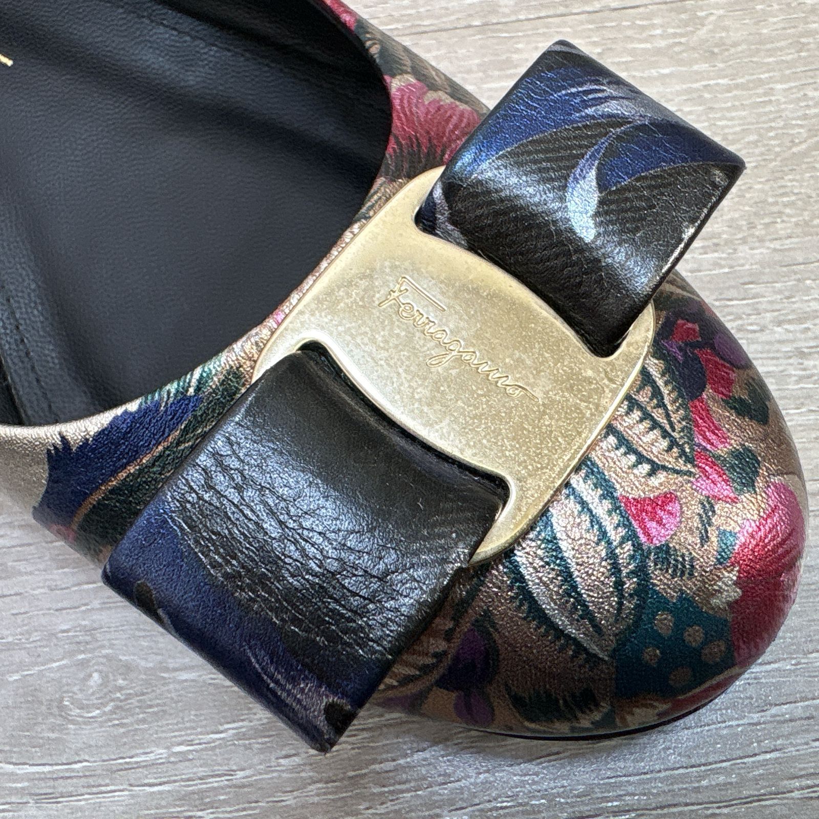 フェラガモ VARINA ヴァリナ Ferragamo バレエシューズ Salvatore 靴