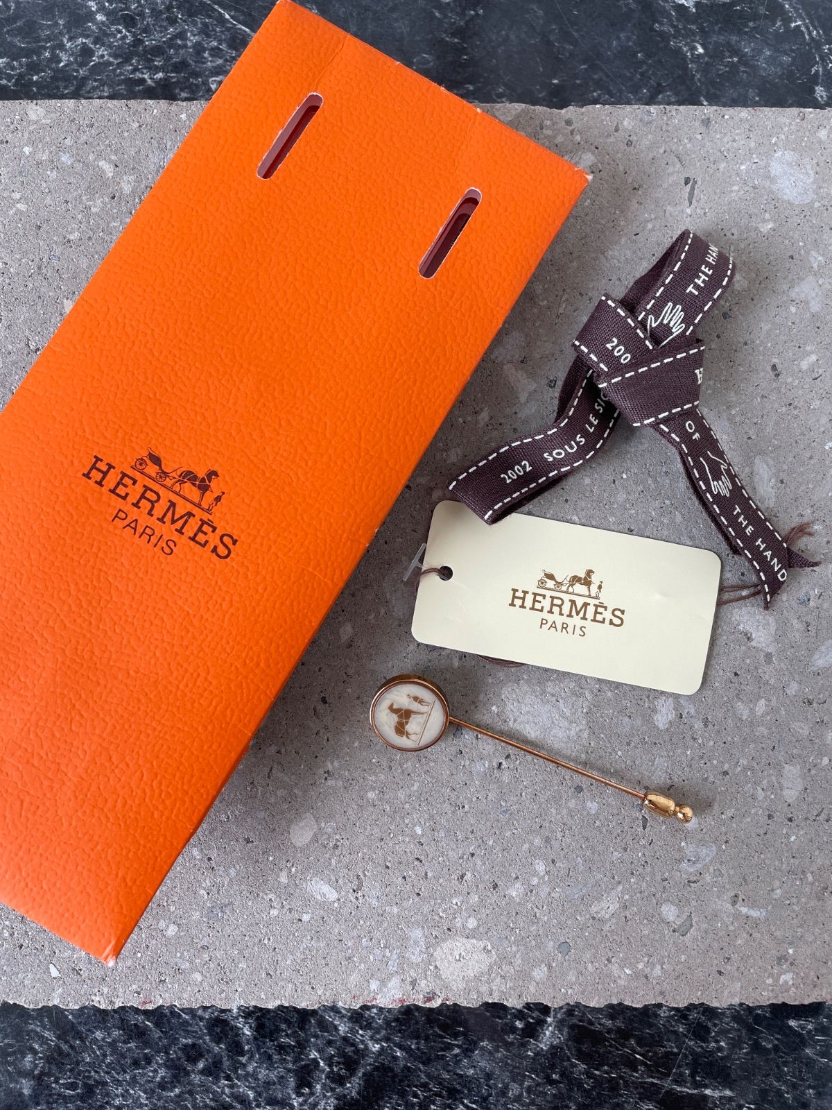 HERMES エルメス コロゾ ピンブローチ コサージュ ゴールド 馬車柄