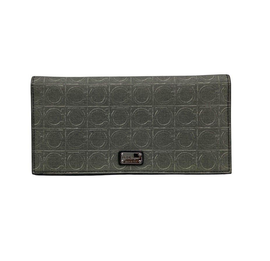 Salvatore Ferragamo フェラガモ ガンチーニ 二つ折り長財布 中古 D4